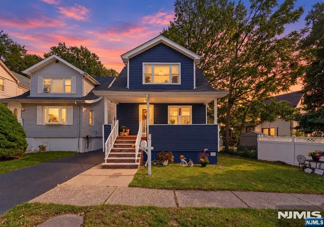 Photo 1 of Single family home for sale at 15 Laurel St, Ridgefield Park, NJ 07660 | MLS# 26037013 | Listing updated on 2026-10-16