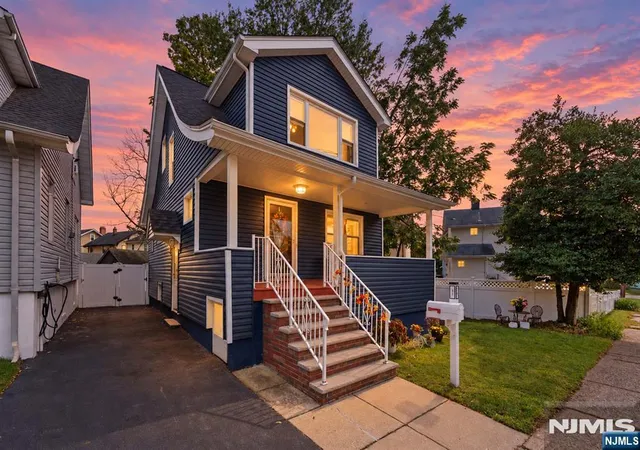 Photo 3 of Single family home for sale at 15 Laurel St, Ridgefield Park, NJ 07660 | MLS# 26037013 | Listing updated on 2026-10-16