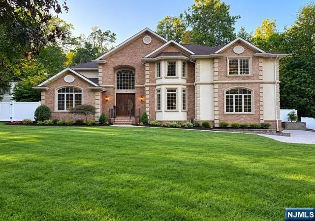 Photo 1 of Single family home for sale at 14 O Shaughnessy Ln, Closter, NJ 07624 | MLS# 26037130 | Listing updated on 2026-10-29