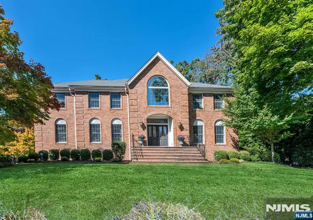 Photo 3 of Single family home for sale at 402 Highland Ave, Ridgewood, NJ 07450 | MLS# 26037139 | Listing updated on 2026-10-15