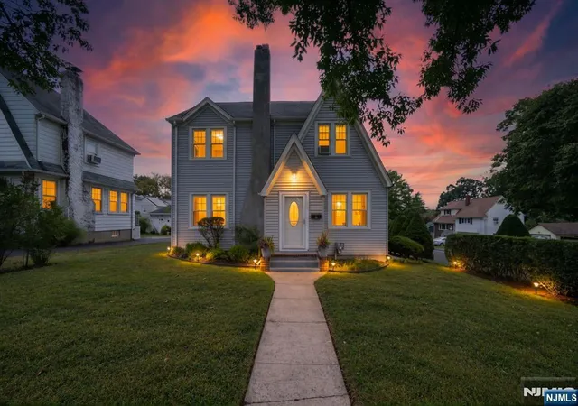 Photo 1 of Single family home for sale at 88 Lindbergh Blvd, Teaneck, NJ 07666 | MLS# 26037146 | Listing updated on 2026-10-13