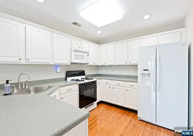 Photo 3 of Townhouse for sale at 1030 Robin Ct #700, Green Brook, NJ 08812 | MLS# 26037204 | Listing updated on 2026-10-14
