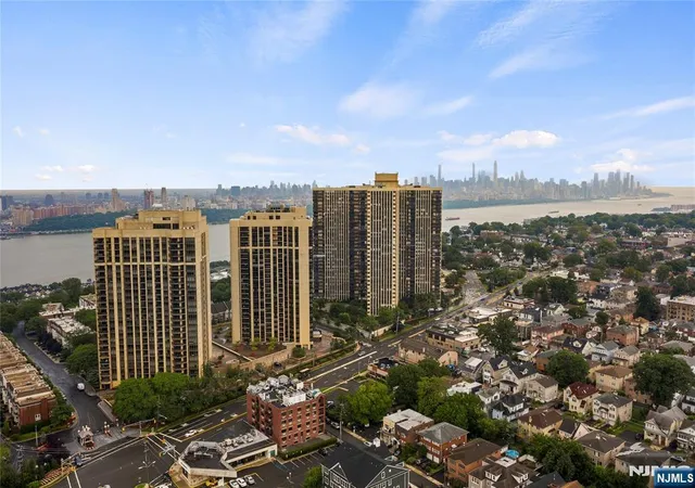 Photo 2 of Condo for sale at 800 Palisade Ave #807, Fort Lee, NJ 07024 | MLS# 26037345 | Listing updated on 2026-10-05