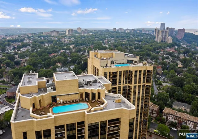 Photo 3 of Condo for sale at 800 Palisade Ave #807, Fort Lee, NJ 07024 | MLS# 26037345 | Listing updated on 2026-10-05