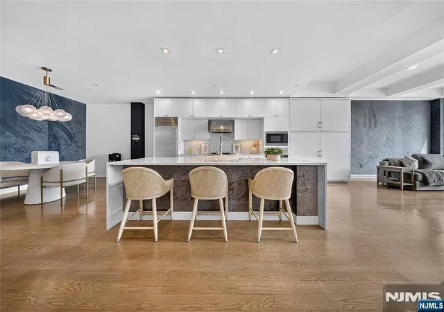 Photo 1 of Sale Pending at 9 Somerset Ln #410, Edgewater, NJ 07020 | MLS# 26037368 | Listing updated on 2026-10-21