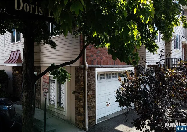 Photo 3 of Townhouse for sale at 3 Doris Ln, Wallington, NJ 07057 | MLS# 26037389 | Listing updated on 2026-10-13