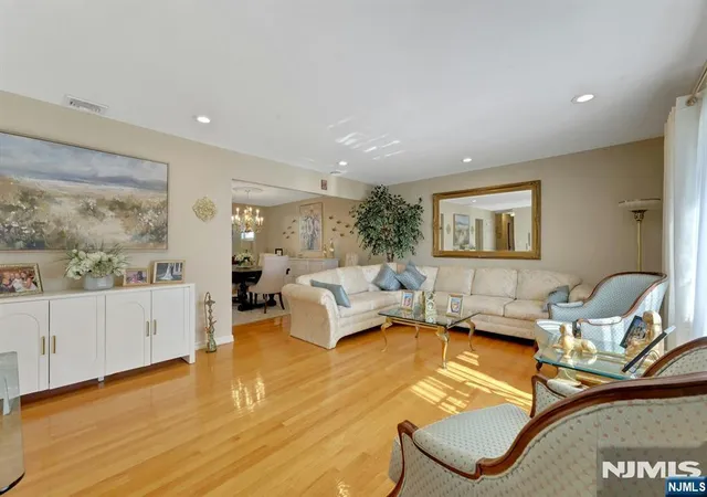 Photo 4 of Single family home for sale at 138 Barnert Ave, Totowa, NJ 07512 | MLS# 26037397 | Listing updated on 2026-10-22