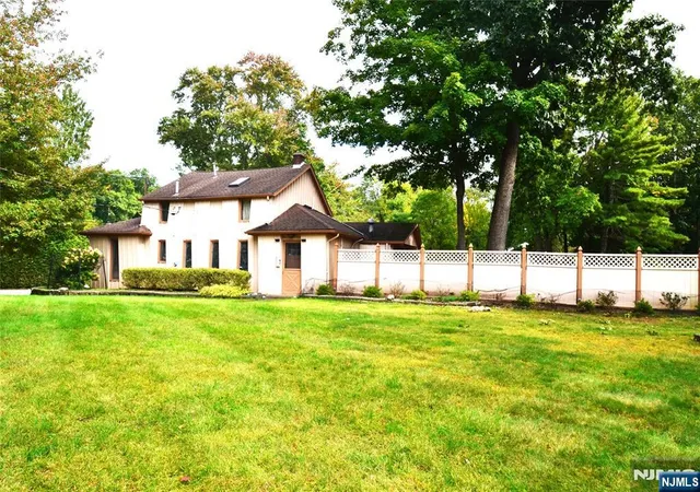 Photo 2 of Single family home for sale at 830 Circle Ave, Franklin Lakes, NJ 07417 | MLS# 26037398 | Listing updated on 2026-10-13
