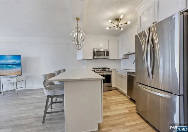 Photo 3 of Condo for sale at 555 North Ave #17L, Fort Lee, NJ 07024 | MLS# 26037459 | Listing updated on 2026-10-06