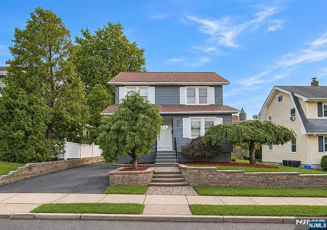 Photo 1 of Single family home for sale at 136 Gray St, Bogota, NJ 07603 | MLS# 26037560 | Listing updated on 2026-10-02