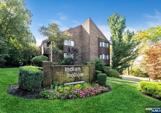 Photo 1 of Condo for sale at 132 Indian Holw Ct, Mahwah, NJ 07430 | MLS# 26037668 | Listing updated on 2026-10-15