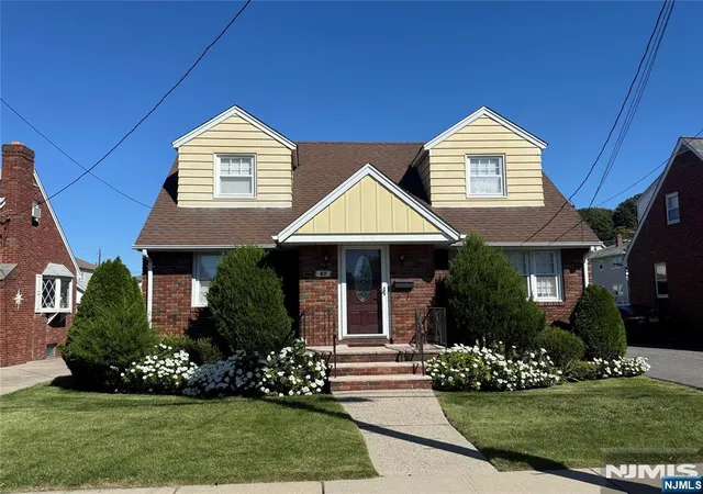 Photo 2 of Sale Pending at 89 Strong St, Wallington, NJ 07057 | MLS# 26037686 | Listing updated on 2026-10-27