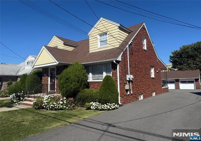 Photo 3 of Sale Pending at 89 Strong St, Wallington, NJ 07057 | MLS# 26037686 | Listing updated on 2026-10-27