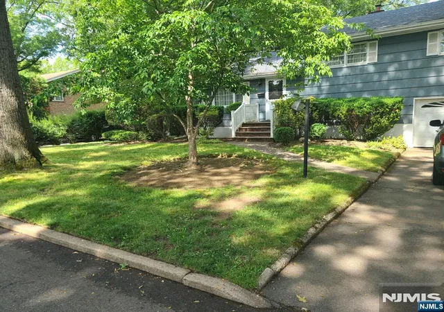 Photo 1 of Sale Pending at 31 Arbor Dr, Ho Ho Kus, NJ 07423 | MLS# 26037749 | Listing updated on 2026-10-22