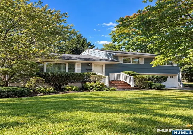 Photo 2 of Sale Pending at 31 Arbor Dr, Ho Ho Kus, NJ 07423 | MLS# 26037749 | Listing updated on 2026-10-22