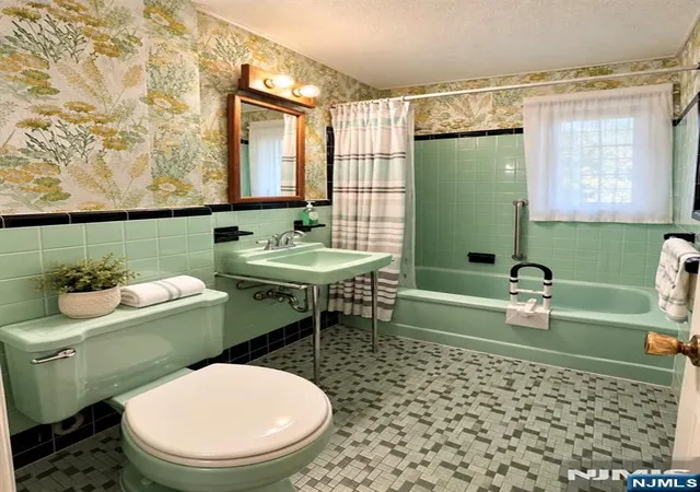 Photo 3 of Sale Pending at 31 Arbor Dr, Ho Ho Kus, NJ 07423 | MLS# 26037749 | Listing updated on 2026-10-22