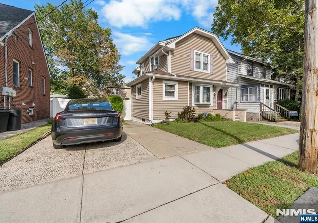 Photo 2 of Single family home for sale at 42 Arlington Blvd, North Arlington, NJ 07031 | MLS# 26037755 | Listing updated on 2026-10-14