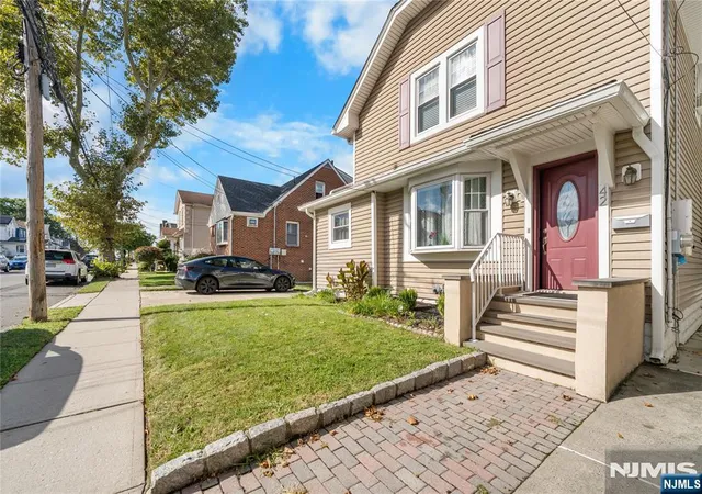 Photo 3 of Single family home for sale at 42 Arlington Blvd, North Arlington, NJ 07031 | MLS# 26037755 | Listing updated on 2026-10-14