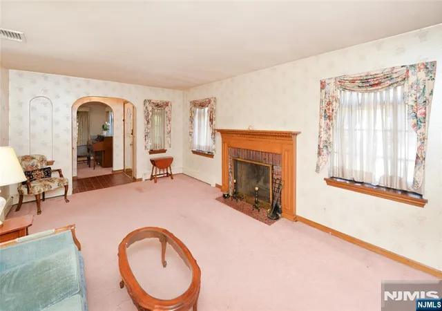 Photo 3 of Single family home for sale at 15 06 Morlot Ave, Fair Lawn, NJ 07410 | MLS# 26037852 | Listing updated on 2026-10-13