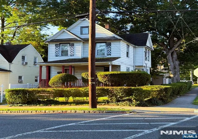 Photo 1 of Single family home for sale at 280 Washington Pl, Englewood, NJ 07631 | MLS# 26037887 | Listing updated on 2026-10-14