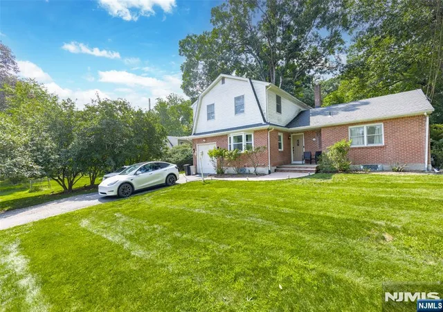Photo 2 of Single family home for sale at 34 Andrew Ave, Oakland, NJ 07436 | MLS# 26037920 | Listing updated on 2026-10-13