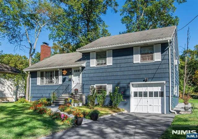 Photo 1 of Single family home for sale at 25 Sunset Ter, Wayne, NJ 07470 | MLS# 26037969 | Listing updated on 2026-10-23