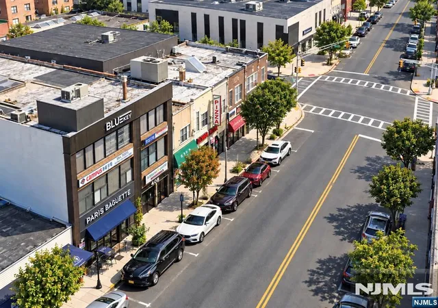 Photo 1 of House for sale at 404 Broad Ave, Palisades Park, NJ 07650 | MLS# 26038010 | Listing updated on 2026-10-09