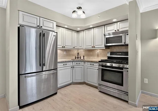 Photo 3 of Condo for sale at 1510 Faulkner Ct, Mahwah, NJ 07430 | MLS# 26038041 | Listing updated on 2026-10-11