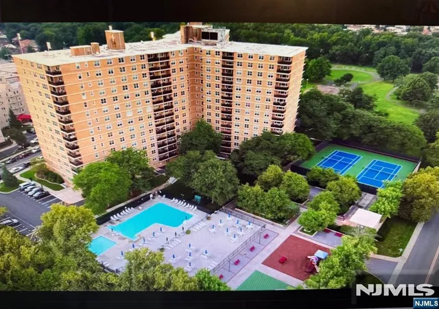 Condo for sale at 2200 Central Rd #8S, Fort Lee, NJ 07024 | MLS# 26038137