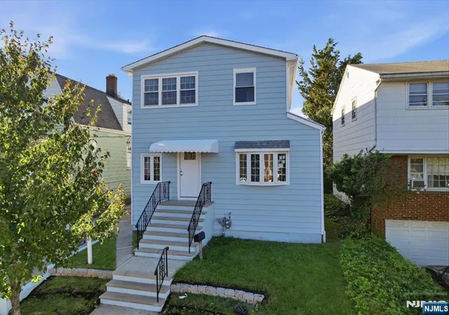 Photo 2 of Single family home for sale at 95 Rutherford Pl, North Arlington, NJ 07031 | MLS# 26038140 | Listing updated on 2026-10-14
