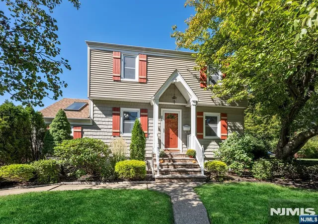 Photo 1 of Single family home for sale at 380 E Midland Ave, Paramus, NJ 07652 | MLS# 26038219 | Listing updated on 2026-10-13
