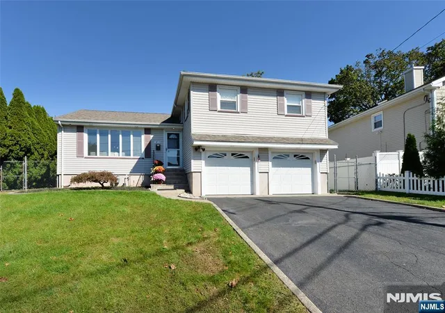 Photo 24 of Single family home for sale at 16-35 Raymond St, Fair Lawn, NJ 07410 | MLS# 26038273 | Listing updated on 2026-10-16