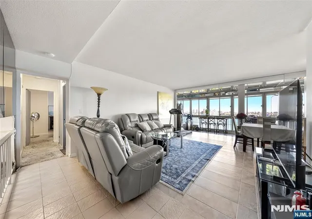 Photo 3 of Condo for sale at 4 Horizon Rd #805, Fort Lee, NJ 07024 | MLS# 26038463 | Listing updated on 2026-10-13