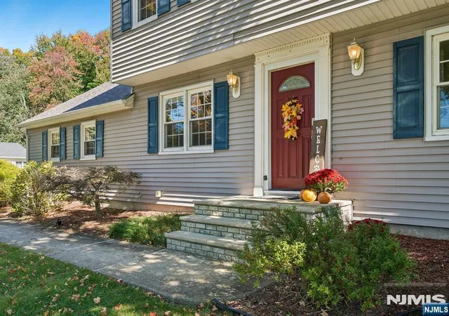Photo 3 of Single family home for sale at 88 Vreeland Rd, West Milford, NJ 07480 | MLS# 26038508 | Listing updated on 2026-10-13