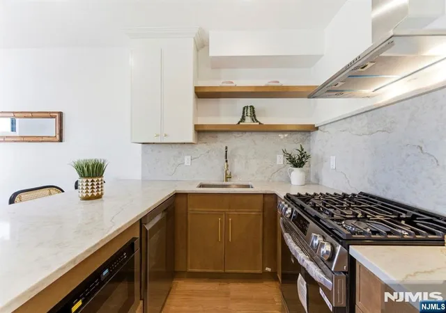 Photo 2 of Condo for sale at 113 Oak St #2, Jersey City, NJ 07304 | MLS# 26038519 | Listing updated on 2026-10-11