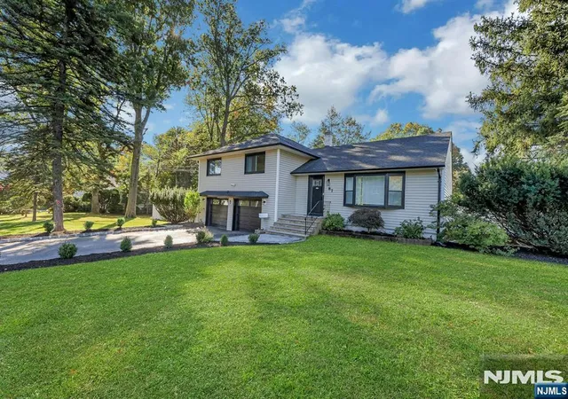 Photo 2 of Single family home for sale at 87 Revere Ave, Emerson, NJ 07630 | MLS# 26038546 | Listing updated on 2026-10-15