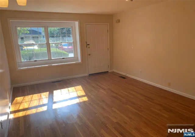 Photo 2 of Townhouse for sale at 15 Park View Pl, Fair Lawn, NJ 07410 | MLS# 26038774 | Listing updated on 2026-10-16