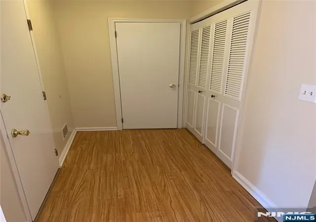 Photo 3 of Townhouse for sale at 15 Park View Pl, Fair Lawn, NJ 07410 | MLS# 26038774 | Listing updated on 2026-10-16