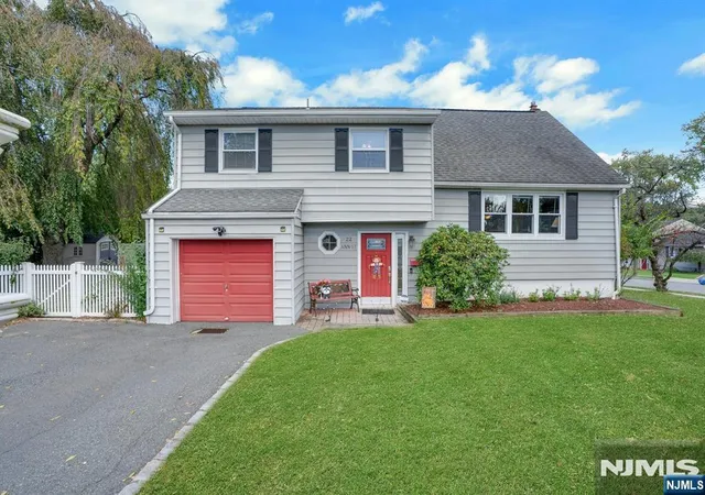 Photo 1 of Single family home for sale at 22 Ann St, Verona, NJ 07044 | MLS# 26038799 | Listing updated on 2026-10-18