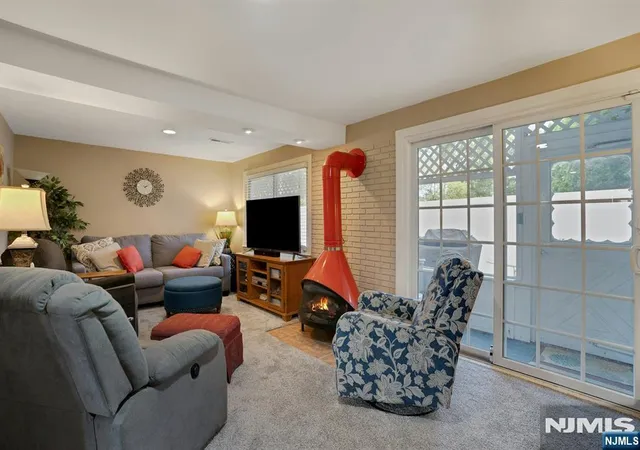 Photo 4 of Single family home for sale at 22 Ann St, Verona, NJ 07044 | MLS# 26038799 | Listing updated on 2026-10-18