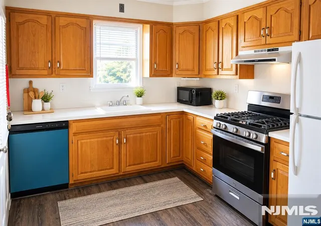 Photo 3 of Condo for sale at 129 River Dr #B, Elmwood Park, NJ 07407 | MLS# 26038845 | Listing updated on 2026-10-12