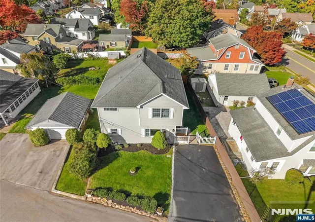 Photo 2 of Single family home for sale at 102 Sherwood Ave, Mahwah, NJ 07430 | MLS# 26038912 | Listing updated on 2026-10-13