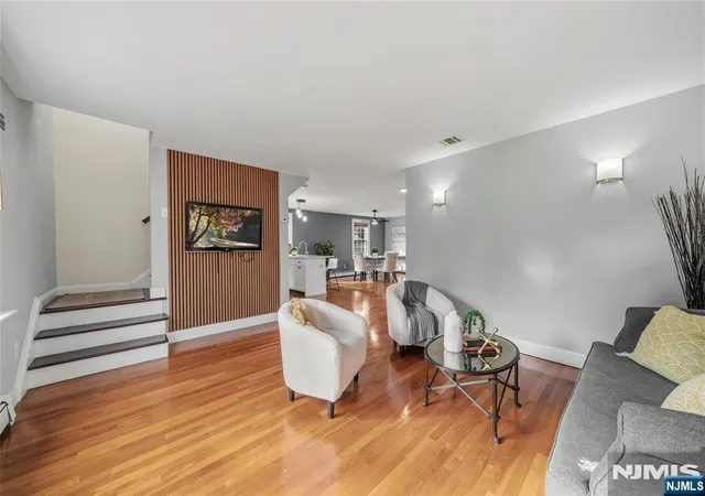 Photo 4 of Single family home for sale at 102 Sherwood Ave, Mahwah, NJ 07430 | MLS# 26038912 | Listing updated on 2026-10-13