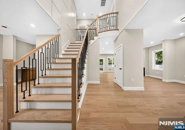 Photo 4 of Single family home for sale at 414 Jefferson St, Ridgewood, NJ 07450 | MLS# 26038940 | Listing updated on 2026-10-13