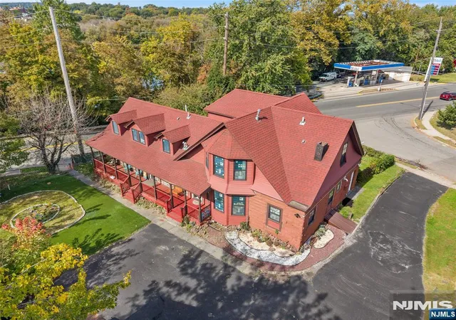 Photo 4 of Multi family home for sale at 891 River Dr, Elmwood Park, NJ 07407 | MLS# 26038992 | Listing updated on 2026-10-28