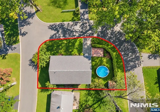 Photo 2 of Single family home for sale at 29 Garrabrant Rd, Clifton, NJ 07013 | MLS# 26038999 | Listing updated on 2026-10-29