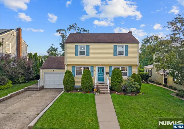Photo 1 of Single family home for sale at 29 Larkspur Ln, Clifton, NJ 07013 | MLS# 26039001 | Listing updated on 2026-10-23