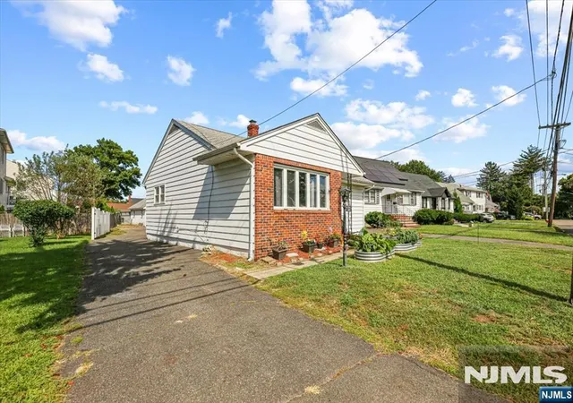 Photo 3 of Single family home for sale at 58 Grove St, South Hackensack, NJ 07606 | MLS# 26039011 | Listing updated on 2026-10-14