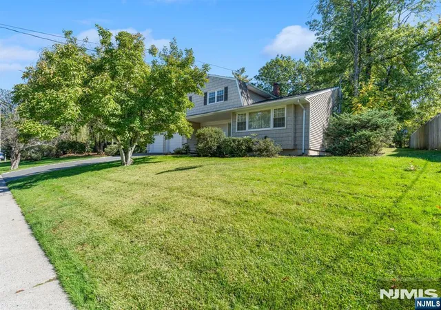Photo 3 of Single family home for sale at 238 Saint Cloud Ave, West Orange, NJ 07052 | MLS# 26039023 | Listing updated on 2026-10-18