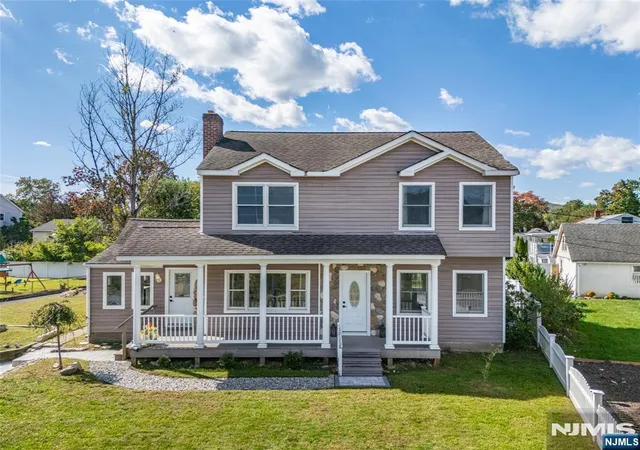 Photo 1 of Single family home for sale at 308 Pine St, Pompton Lakes, NJ 07442 | MLS# 26039040 | Listing updated on 2026-10-21